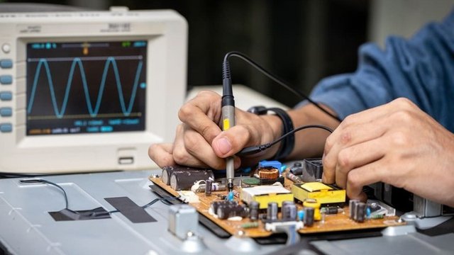 Mantenimiento de electrónicos